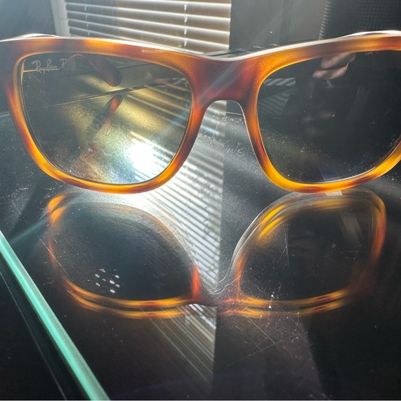 Polarized Ray Bans - Picture 2 of 3